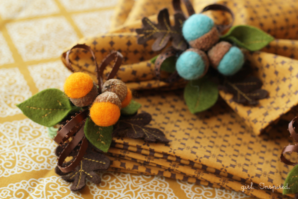 Autumn Acorn Napkin Rings #DIY #turkeytablescapes