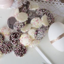 Make a little bag of these easy Easter Candies!!