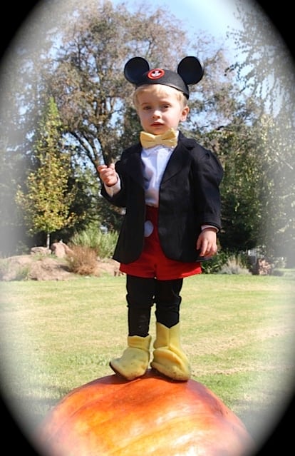 Little boy best sale mickey mouse outfit