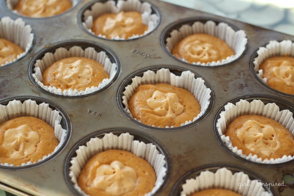 pumpkin pie filling in the center of pumpkin cupcakes!