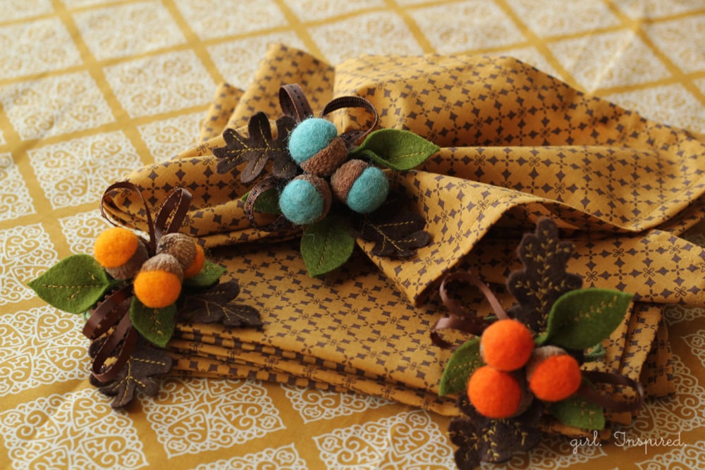 Autumn Acorn Napkin Rings #DIY #turkeytablescapes