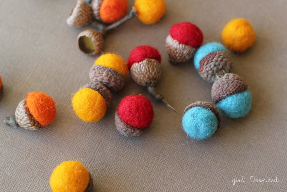 felted wool ball acorns #turkeytablescapes