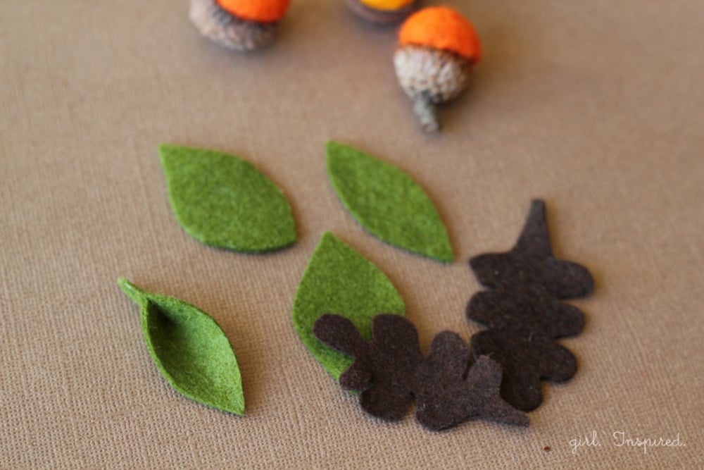 Autumn Acorn Napkin Rings #DIY #turkeytablescapes