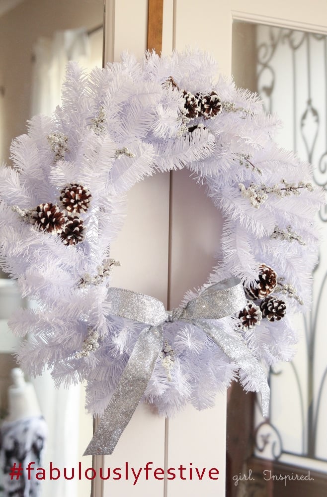 Make this #fabulouslyfestive Sparkly and White Winter Wreath!