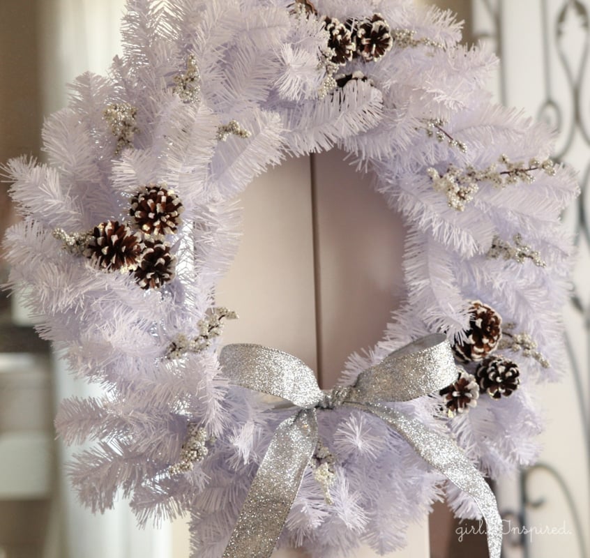 Make this #fabulouslyfestive Sparkly and White Winter Wreath!