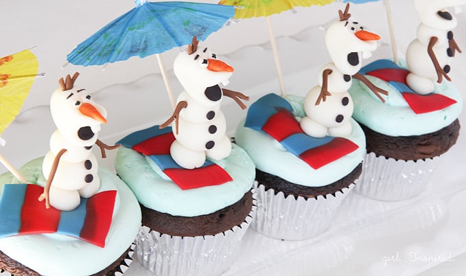 Olaf Cupcakes - make these adorable cupcake toppers - ANYONE can do it!