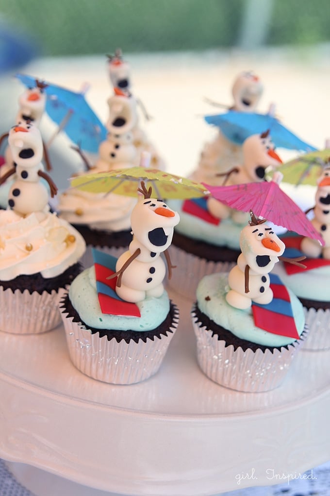 Olaf Cupcakes - make these adorable cupcake toppers - ANYONE can do it!