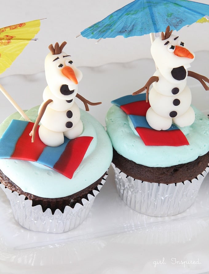 Olaf Cupcakes - make these adorable cupcake toppers - ANYONE can do it!