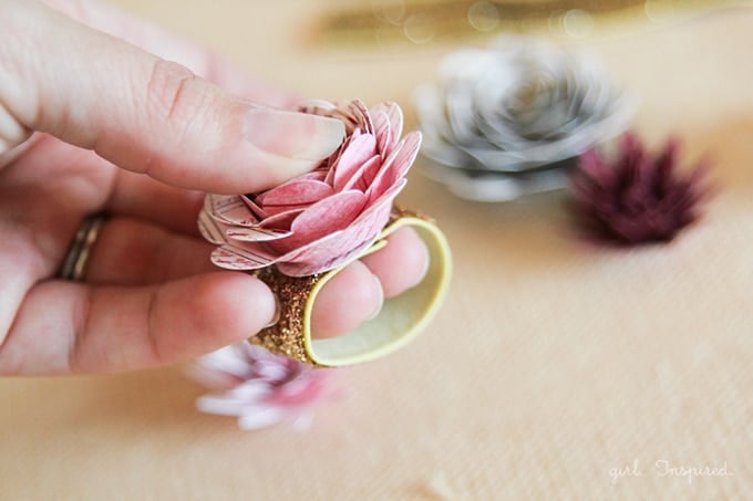 Paper hot sale flowers ring