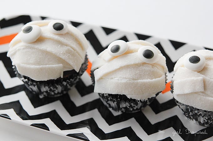 5 Awesome DIY Halloween Cupcakes that anyone can make!