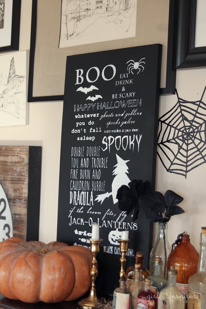 Halloween Chalkboard Sign + free image/printable