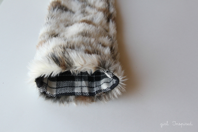Pattern and Tutorial for Fur and Flannel Stockings - easy!