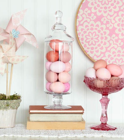 Monochromatic Easter Eggs - easily make beautiful monochromatic eggs to display year after year!