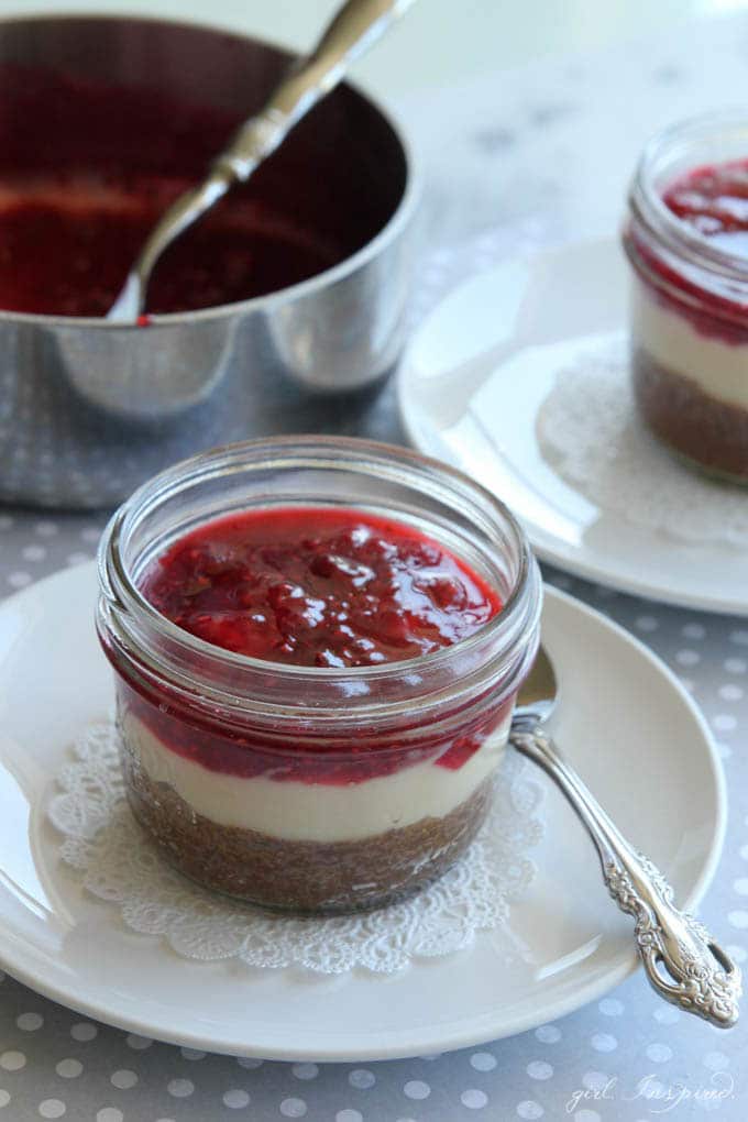 No Bake Cheesecake Parfaits - so good and simple to make