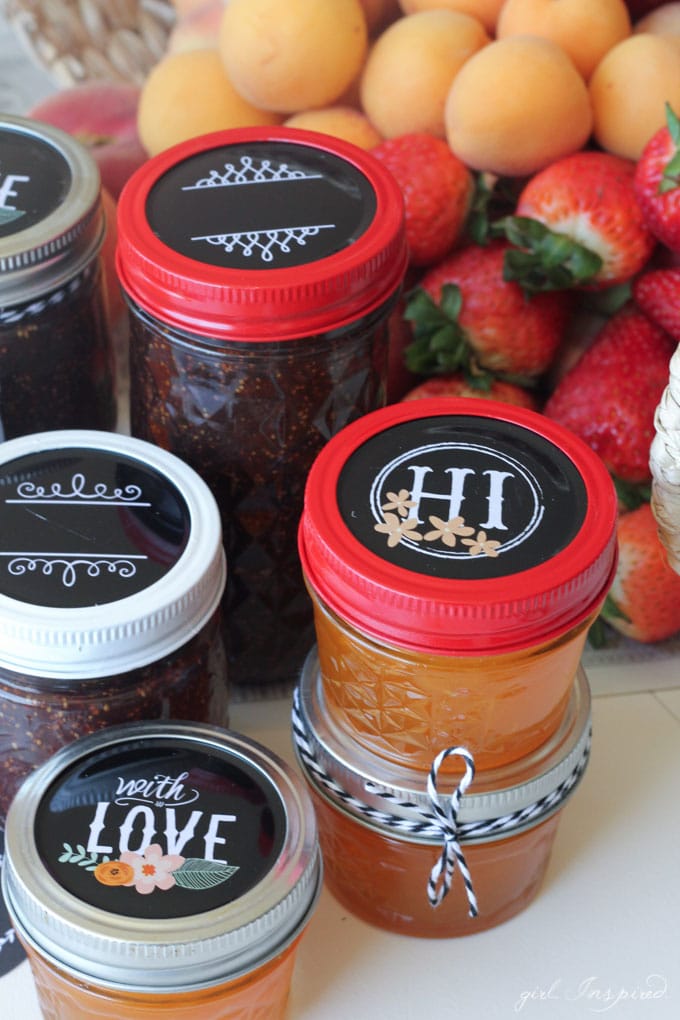 Decorative Jam Jars make it easy to gift homemade treats or packaged gifts!