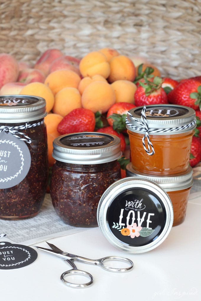 Decorative Jam Jars make it easy to gift homemade treats or packaged gifts!