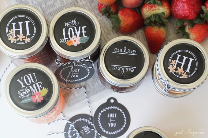 Decorative Jam Jars make it easy to gift homemade treats or packaged gifts!