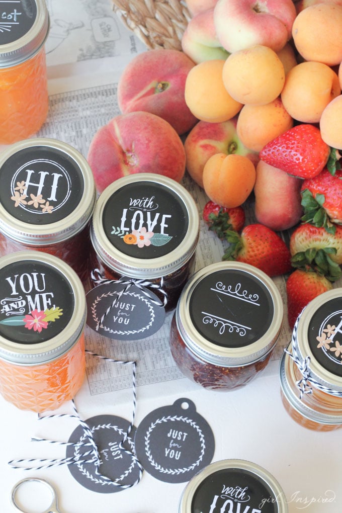 Decorative Jam Jars make it easy to gift homemade treats or packaged gifts!