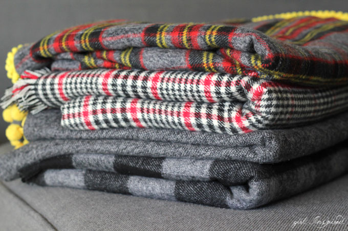 Flannel Throw Sewing tutorial - Get ready for cooler weather with these easy flannel throw blankets!