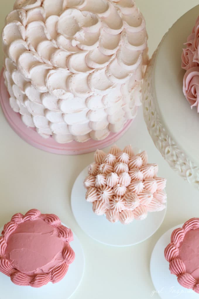 Four simple but stunning cake decorating techniques!