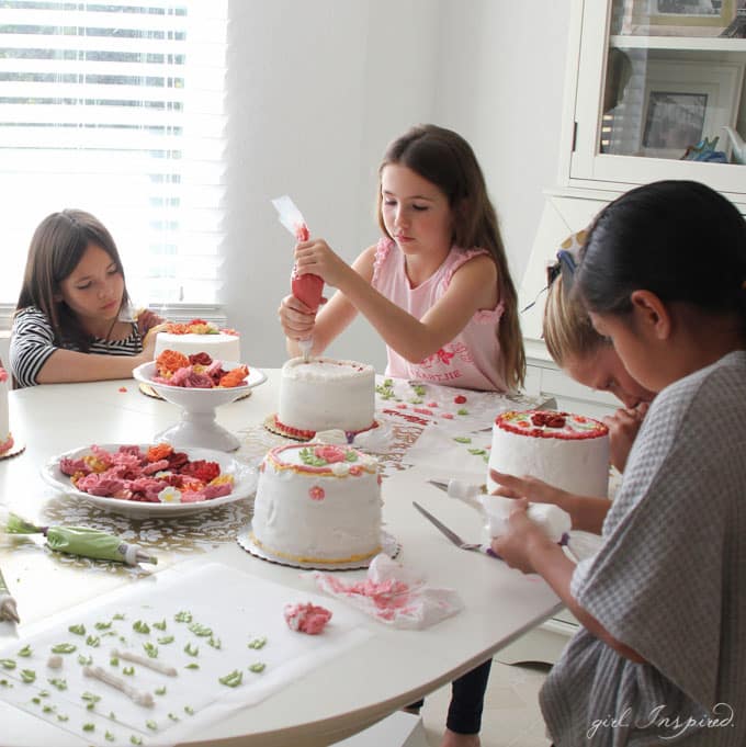 Cake Decorating Party - the perfect, unique party for tweens to have fun and express themselves!