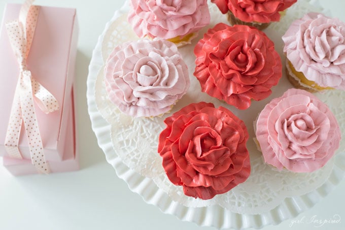 Make these beautiful Rose Cupcakes with just two piping tips and this easy technique!