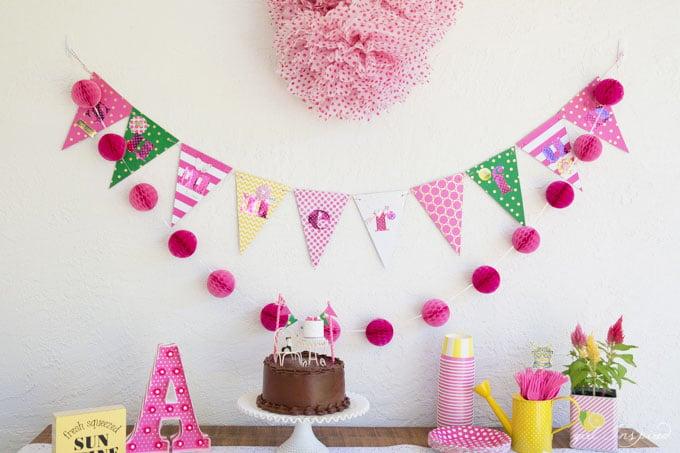 Summer Splash Birthday Party - simple ideas for pulling together a great party with very little planning.
