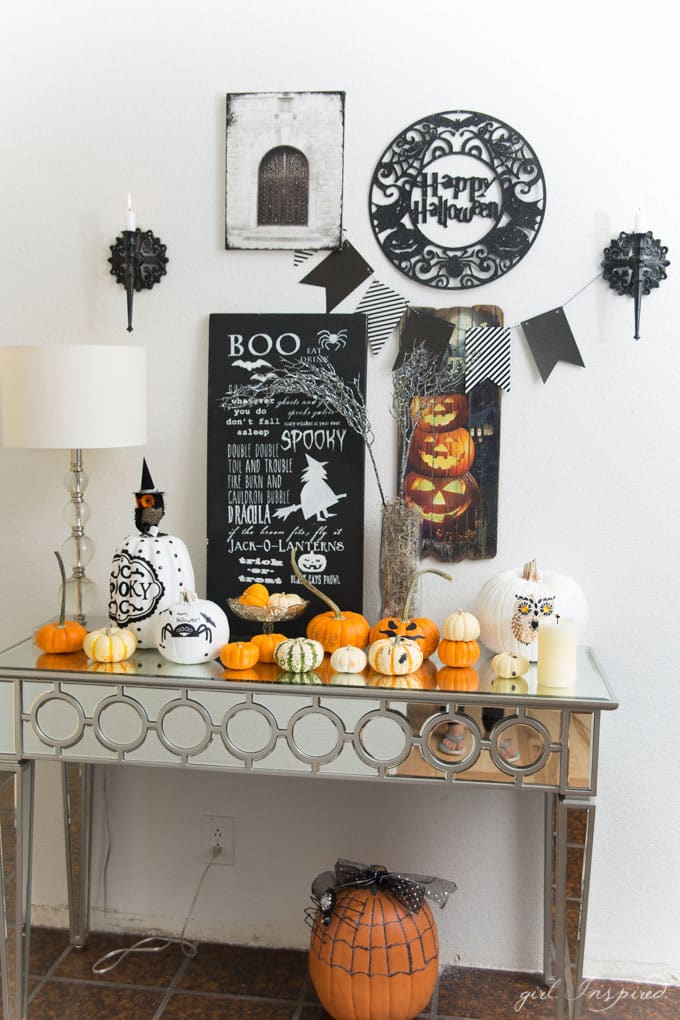 Host a Spooky Halloween Murder Mystery Party: Tips & Tricks