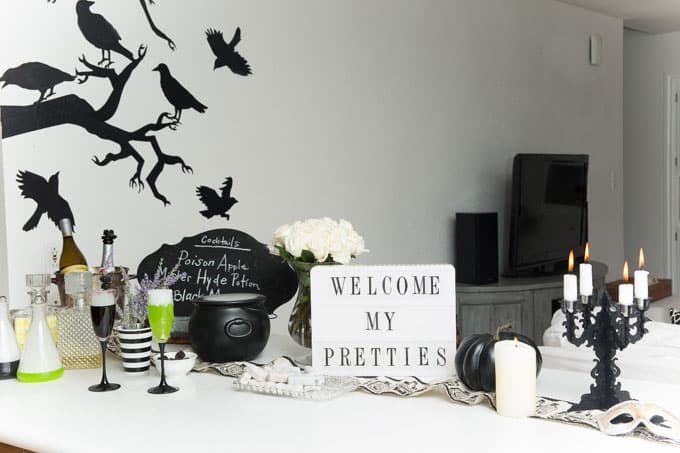 Throw a fantastic Halloween Murder Mystery Dinner party - from decorations and food to spooky cocktails - so many ideas here!