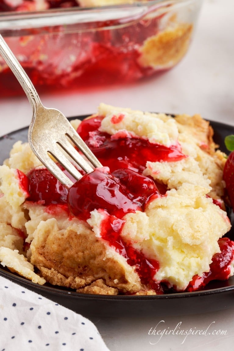 The Ultimate Strawberry Cheesecake Dump Cake A Delightful Treat For