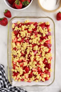 crumble topping sprinkled over unbaked strawberry bars