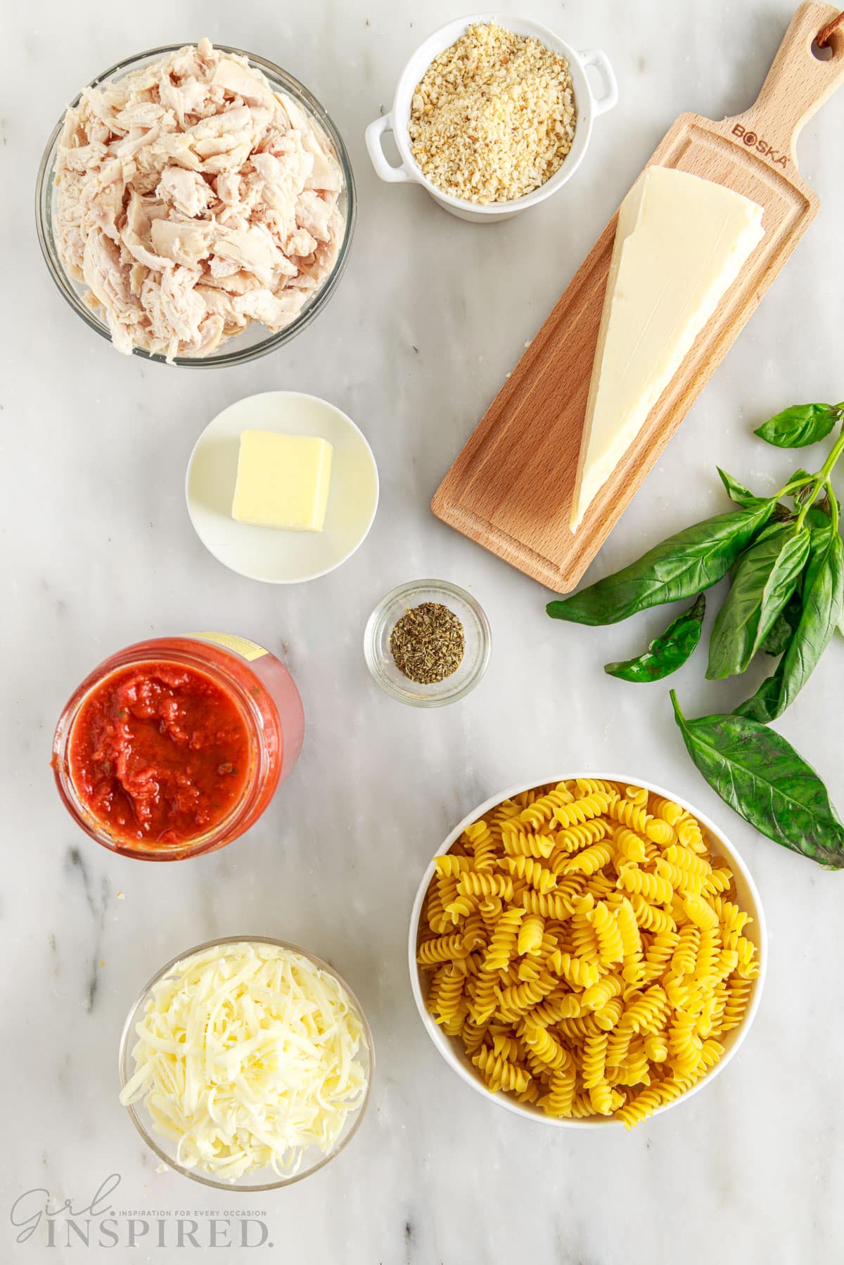ingredients needed to make chicken parmesan pasta bake