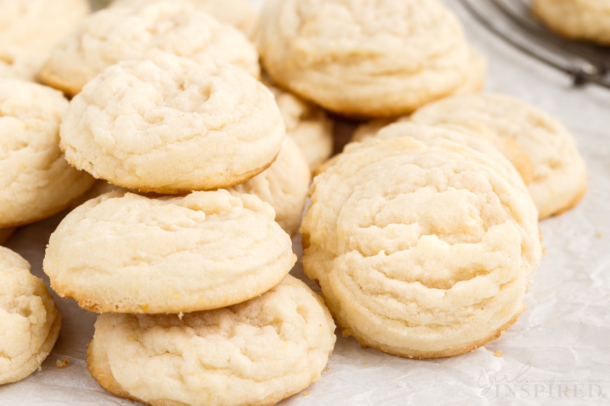 close up of amish sugar cookies