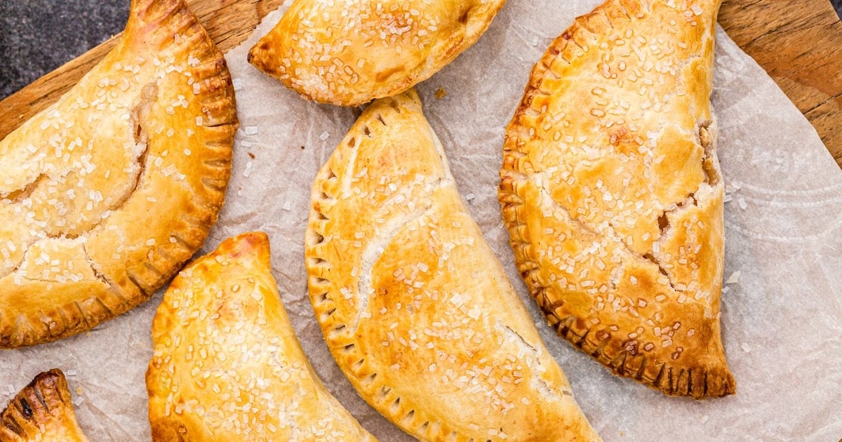 Apple Hand Pies - girl. Inspired.