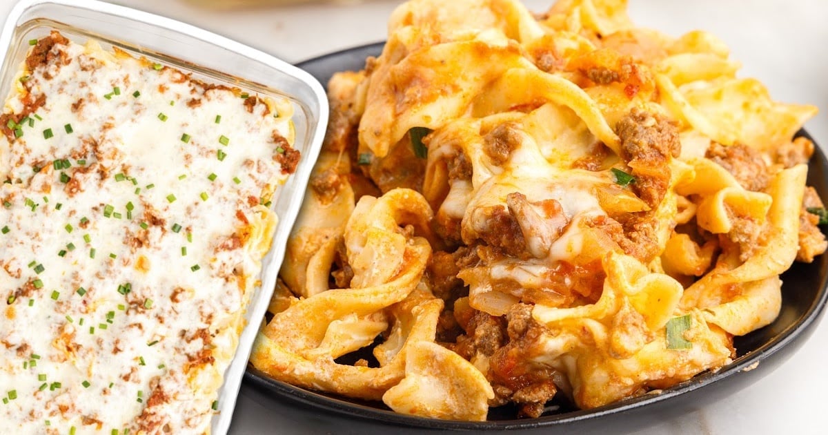 Sour Cream Noodle Bake [thegirlinspired.com]